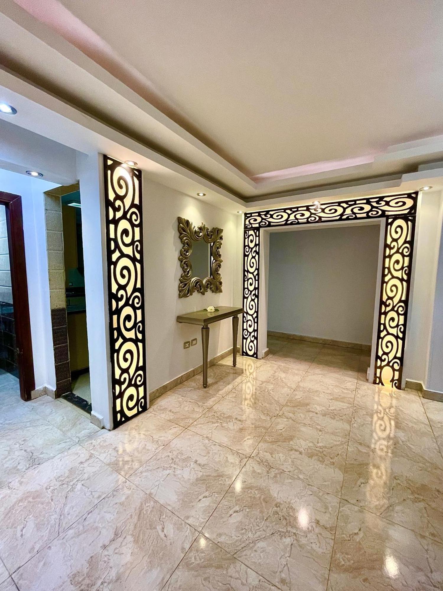 Luxurious Apartment *